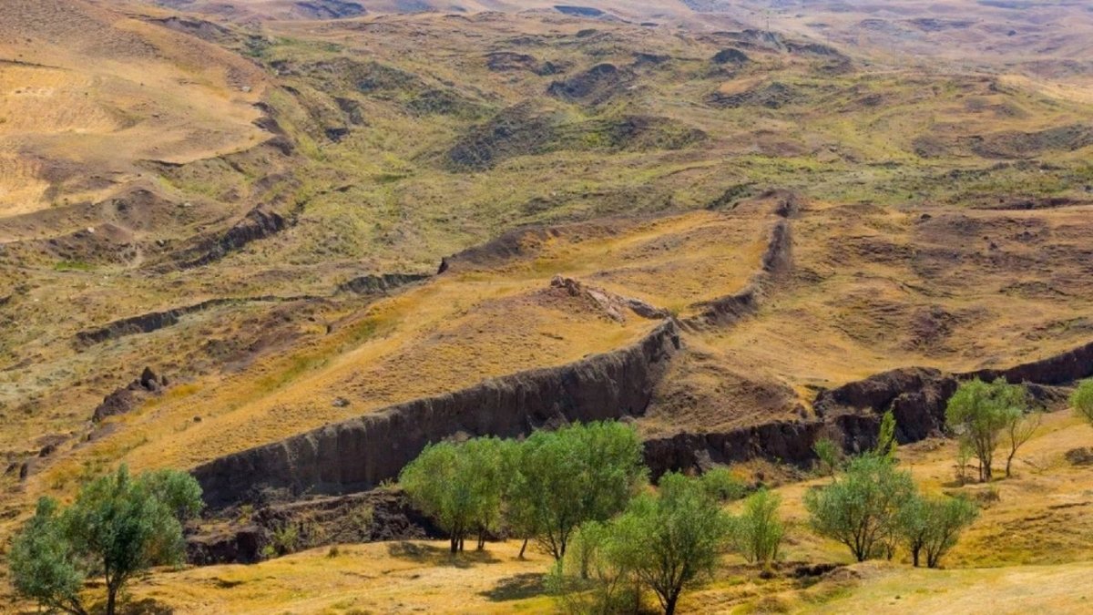 Ağrı’daki Gizemli Yapı Yeniden Gündemde Nuh’un Gemisi İddiasında Yeni Araştırma