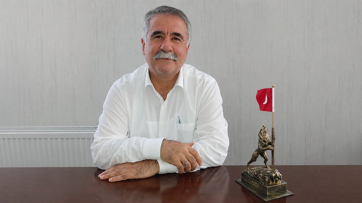 Yazar Türk Güçleniyor: Ahmet Sandal Akademik ve Tematik Yayın Kadrosuna Katıldı