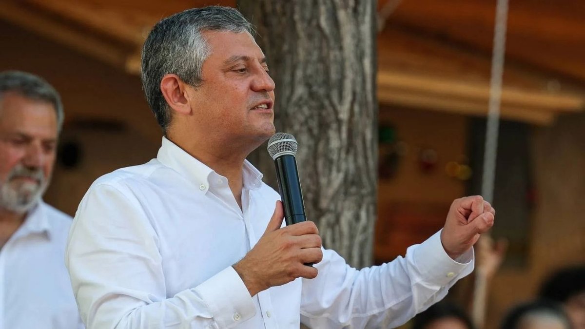 Özgür Özel’den Yeni Parti Mesajı: Eskiyi Geride Bıraktık, Önümüze Bakıyoruz