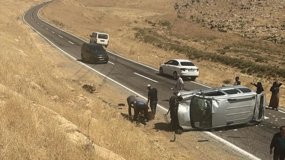 Nusaybin’de Hafif Ticari Araç Takla Attı: 16 Yaşındaki Çocuk Hayatını Kaybetti