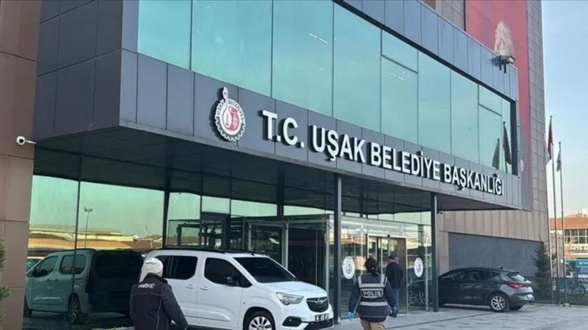Uşak Belediyesi'ne Yönelik Yolsuzluk Soruşturmasında Flaş Gelişme: 28 Şüpheli İstanbul'a Getirildi