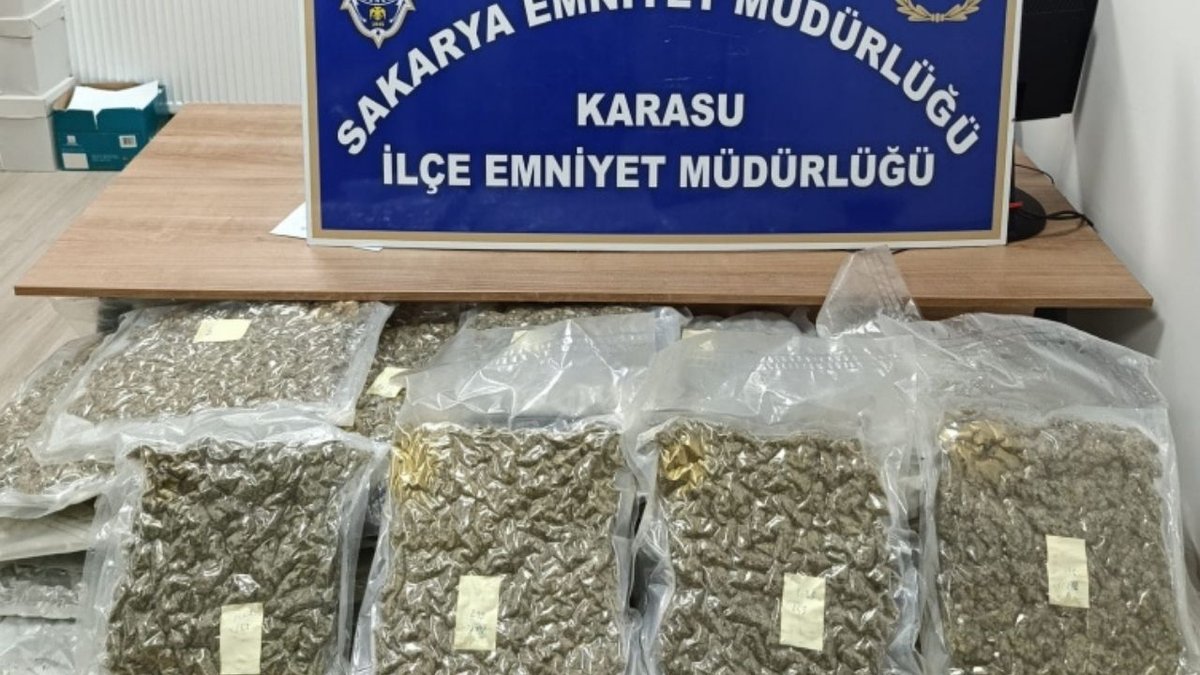 Sahile Vuran Çantadan Uyuşturucu Çıktı: 21,5 Kilogram Sentetik Madde Ele Geçirildi