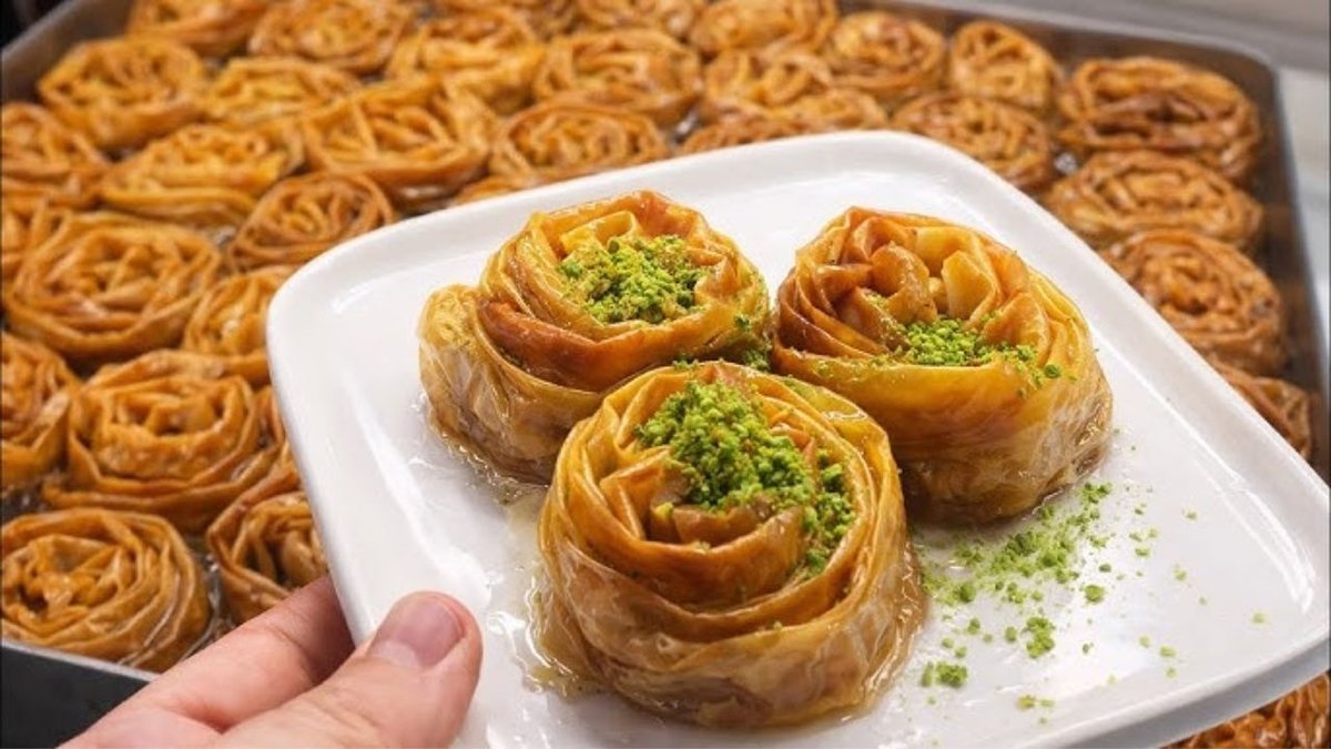 Evde Pratik Fıstıklı Rulo Baklava Tarifi: Airfryer ile 20 Dakikada Hazır