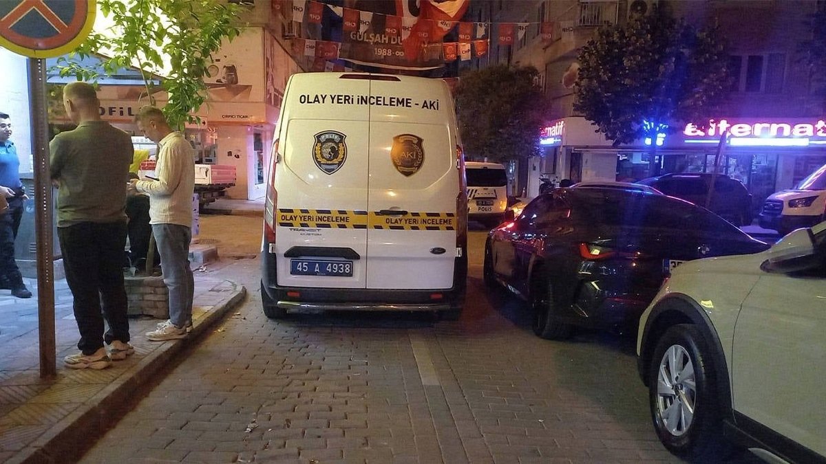 Manisa’da Kanlı Gece! Evde Çıkan Bıçaklı Kavgada 1 Kişi Hayatını Kaybetti