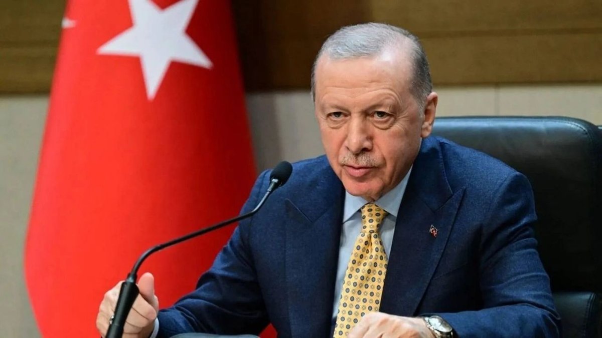 Erdoğan: LGBT Gibi İnsan Fıtratına Aykırı Sapkınlıklar Genç Zihinlere Enjekte Edilmeye Çalışılıyor