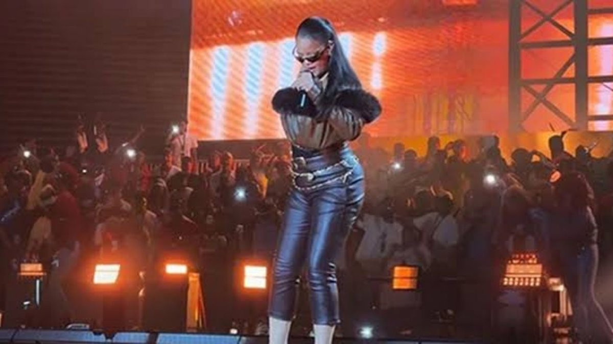 Rihanna Hayranlarını Sevindirdi Yıllar Sonra Sahnelere Geri Dönüyor