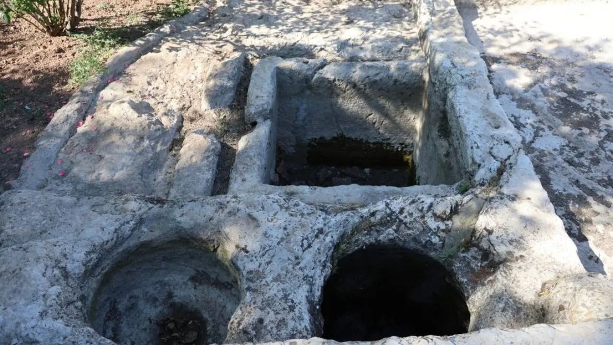 1800 Yıllık Boşat Kalesi Üzerindeki Evle Zamana Meydan Okuyor