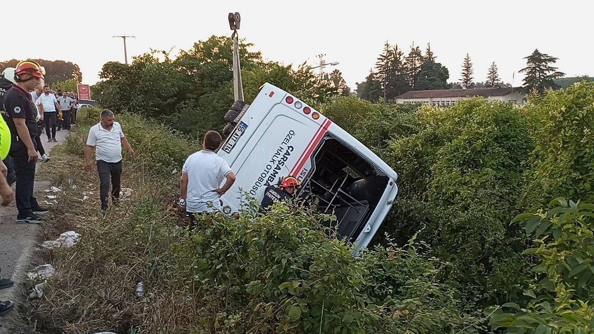Samsun’da Halk Otobüsü Şarampole Devrildi: 21 Kişi Yaralandı