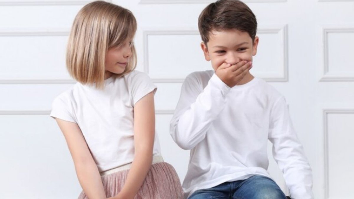 Gülerken idrar kaçırma neden olur? Uzmanlar uyarıyor: Basit bir sorun gibi görülmemeli