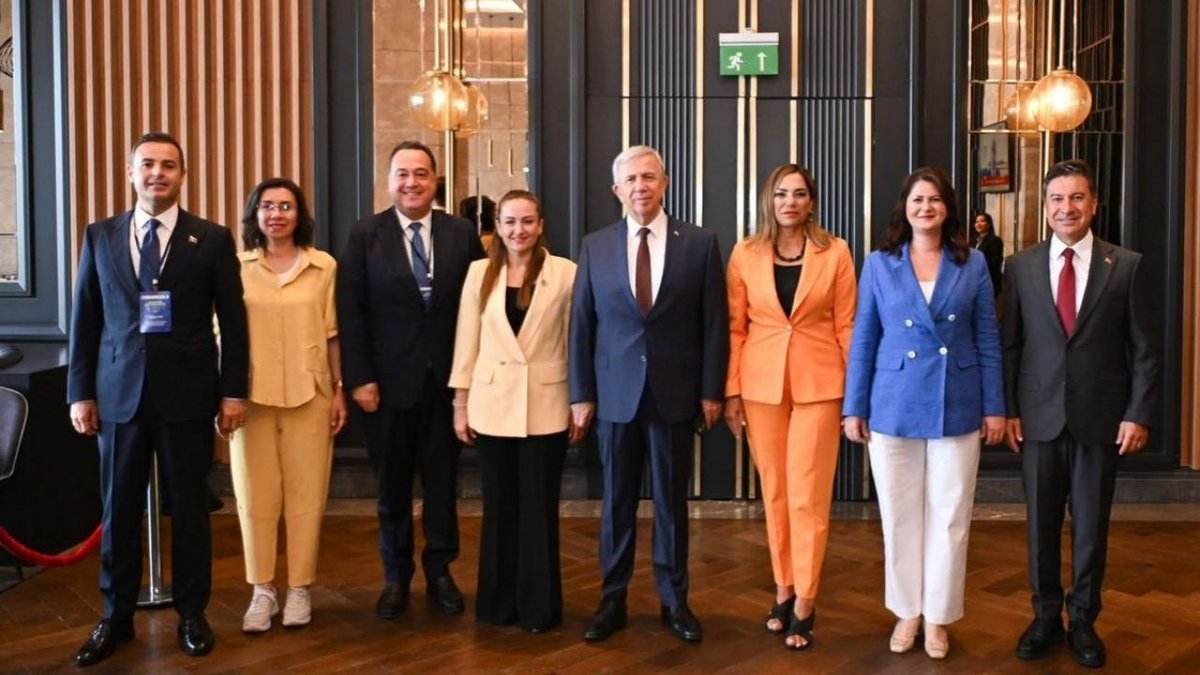 Mansur Yavaş: Şehirleri Geleceğe Hazırlamak En Büyük Sorumluluğumuz