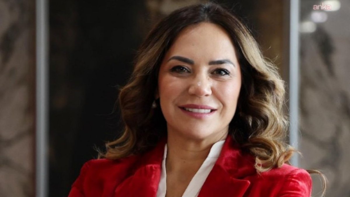 Tekirdağ Belediye Başkanı Candan Yüceer CHP’den İstifa Etti