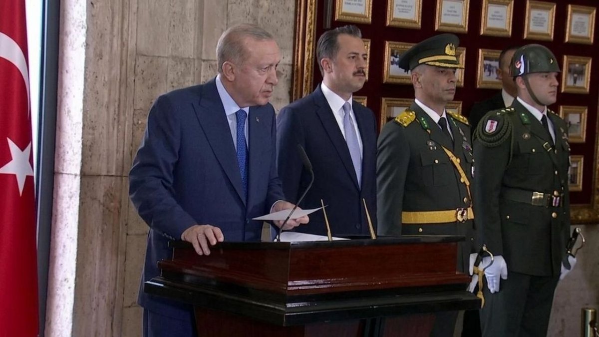 Erdoğan Ve Devlet Erkanı Anıtkabir’de: Atatürk’ün Huzurunda Dikkat Çeken Mesaj