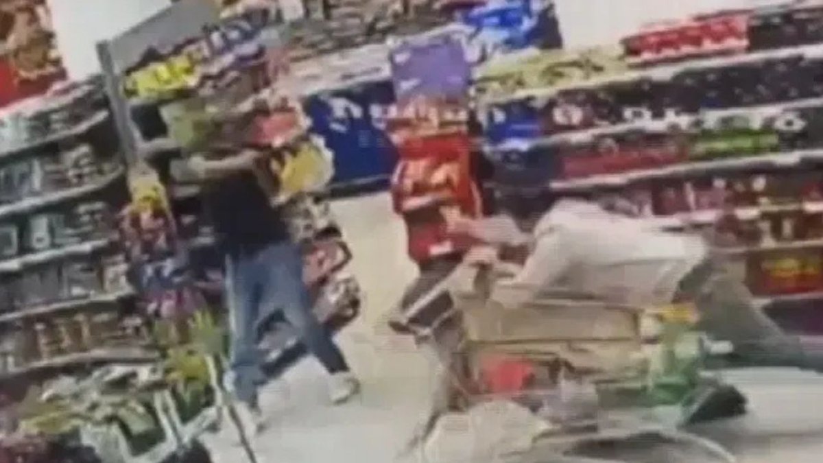 Ankara’da Markette Silahlı Kavga: Müşterilerin Arasında Birbirlerine Ateş Ettiler