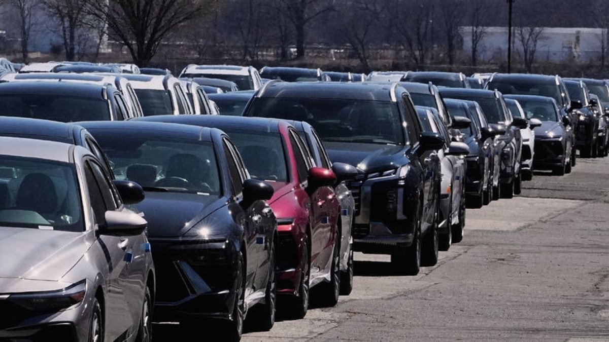 Trump, AB'den İthal Edilen Otomobillere Yüzde 25 Gümrük Vergisi Uygulayacak