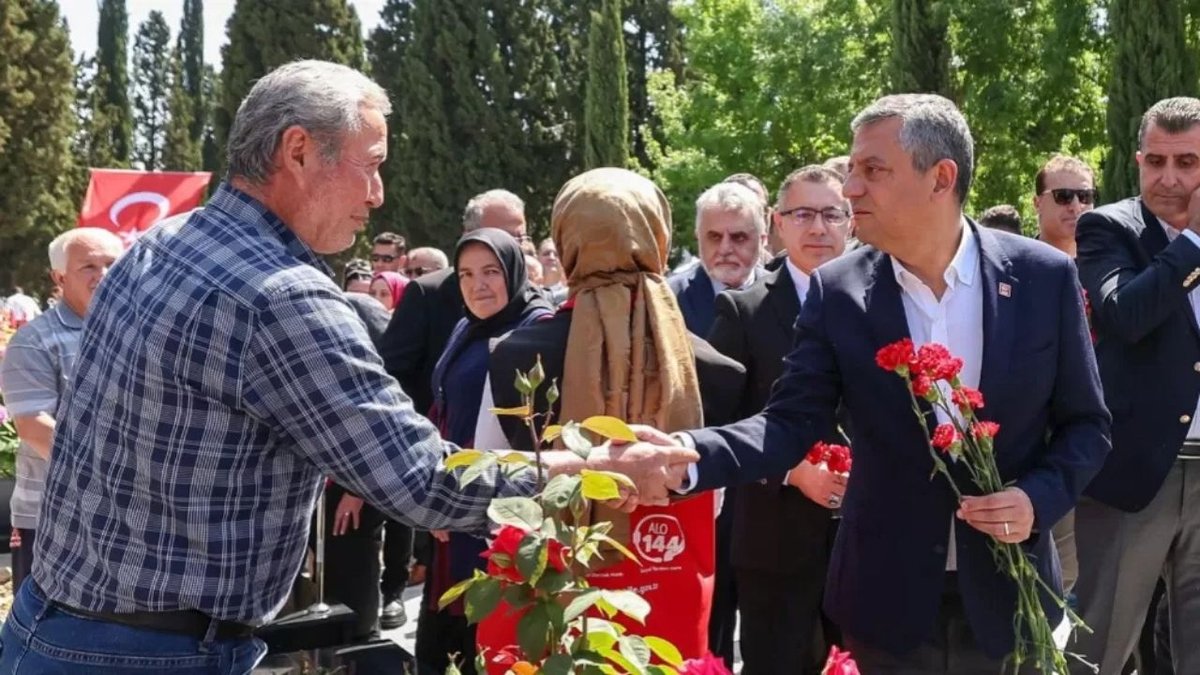 Özgür Özel Soma’da Maden Şehitlerini Andı