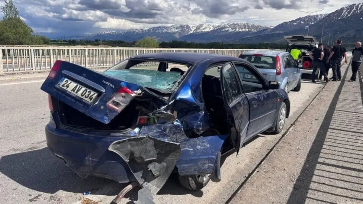 Erzincan-Çağlayan Karayolu’nda Kaza: 2 Kişi Yaralandı