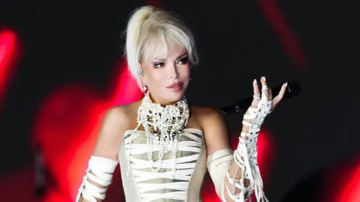 Ajda Pekkan’dan Festivalde Büyük Sürpriz: Yeni Şarkısı “Kalbim Senin” İlk Kez Seslendirildi